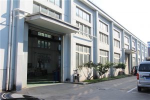 show3 εργοστασίων